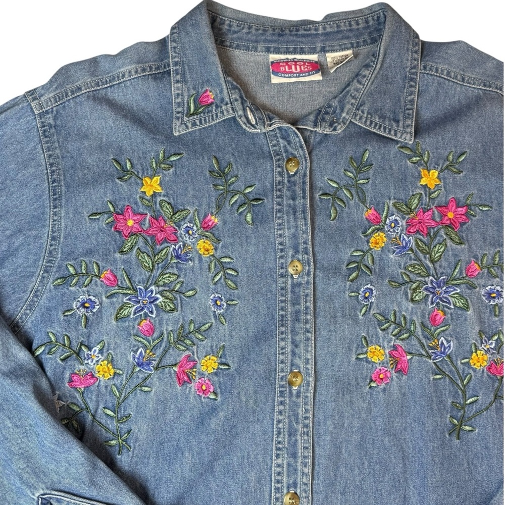 Vintage Cool Blues Floral Embroidered Denim Button-down Long Sleeve Shirt Med